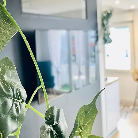 Gare A 3 Min A Pied De La Gare Daire