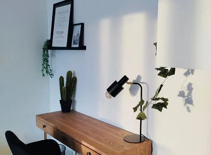 Gare A 3 Min A Pied De La Gare Нанси