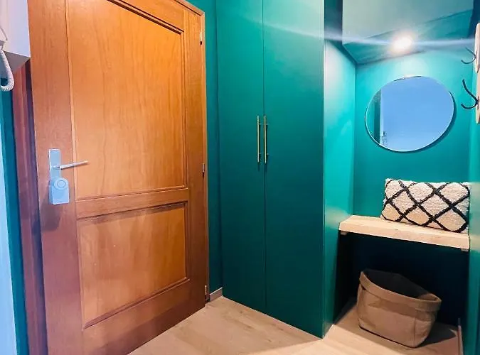 Gare A 3 Min A Pied De La Gare Апартаменты